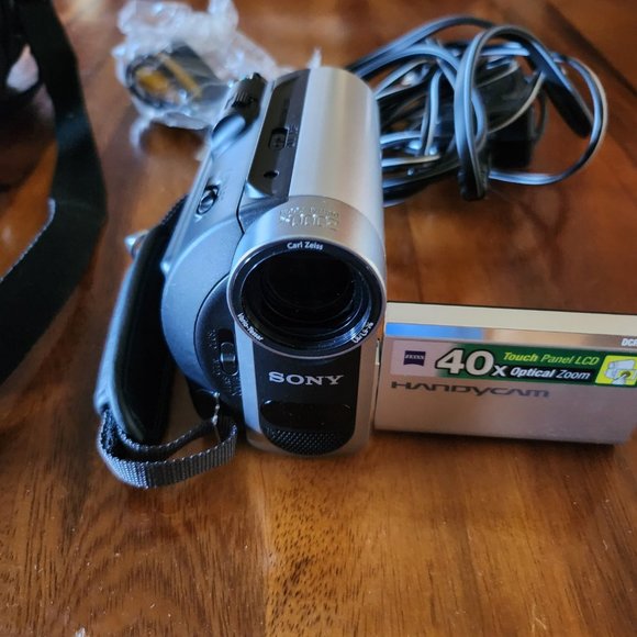 Sony DCR-HC52 MiniDV Handycam Camcorder with 40x Optical Zoom - Picture 6 of 8